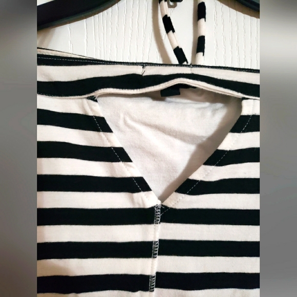 💥3/$30💥 Nollie Halter Top - Picture 5 of 6